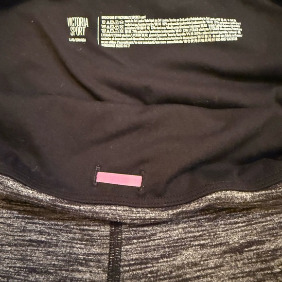 Victoria's Secret Heather Gray Leggings Cropped - Picture 5 of 5